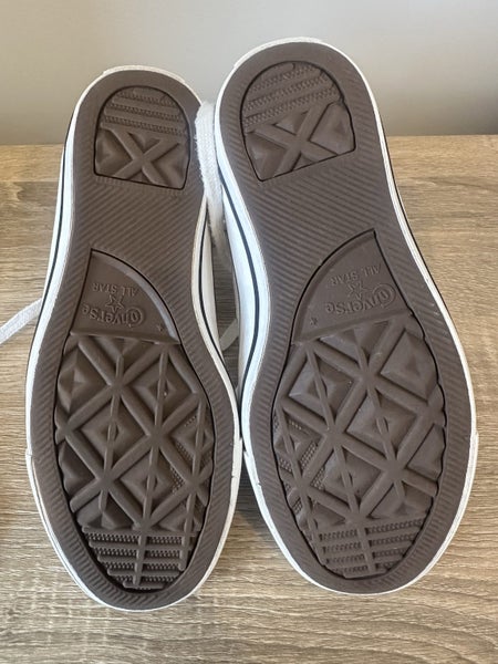 **$1 RES** Converse size 3 Carousel 2