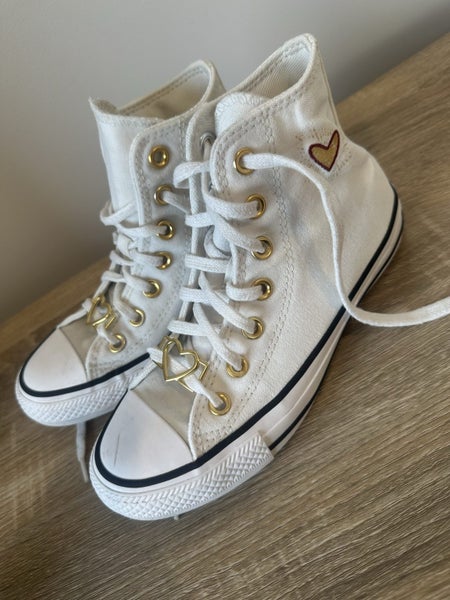 **$1 RES** Converse size 3 Carousel 1