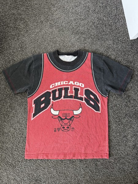 Vintage 90s Chicago Bulls NBA tee 10/12 Carousel 1