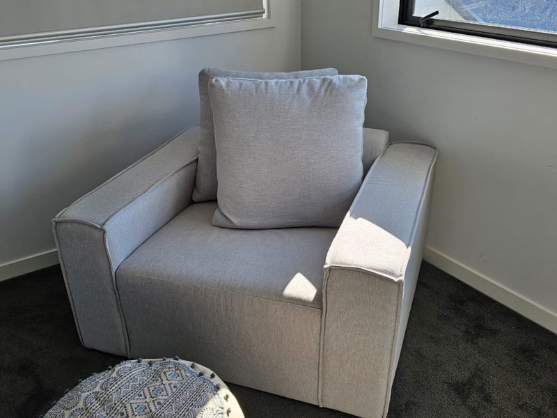 Armchair62866850882561112