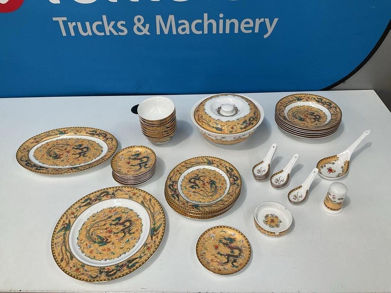 White/Gold Coloured Plates, Bowls, Ashtray Etc Carousel 1