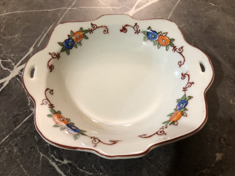 Small dishes (Three) Carousel 2
