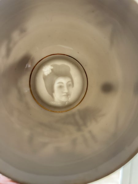 JAPANESE KUTANI 1950’S GEISHA GIRL LITHOPHANE GOLD HAND PAINT TEASET VINTAGE Carousel 2