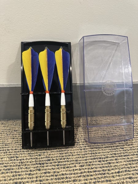 Puma Feather Darts in Box Carousel 1