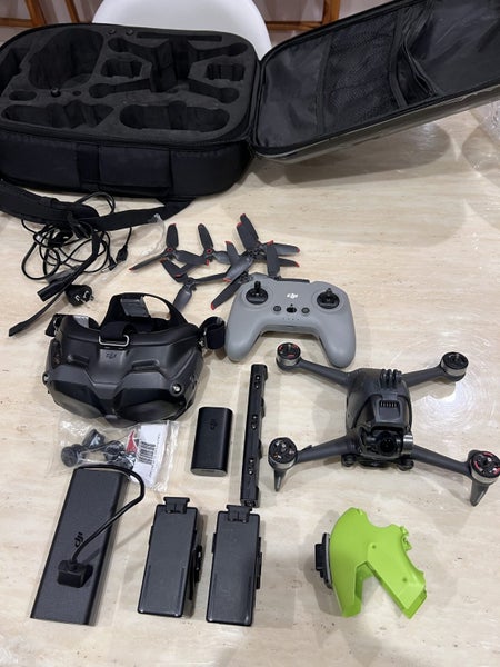 DJI FPV Drone Combo Carousel 1