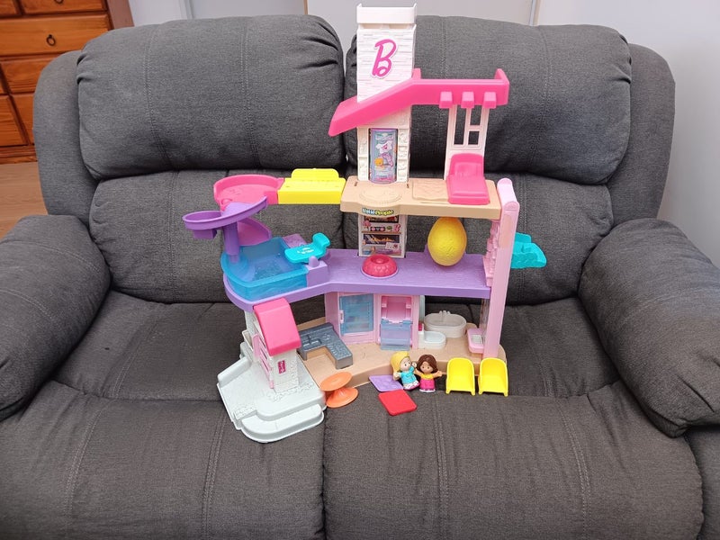Fisher price little people barbie dreamhouse Carousel 1