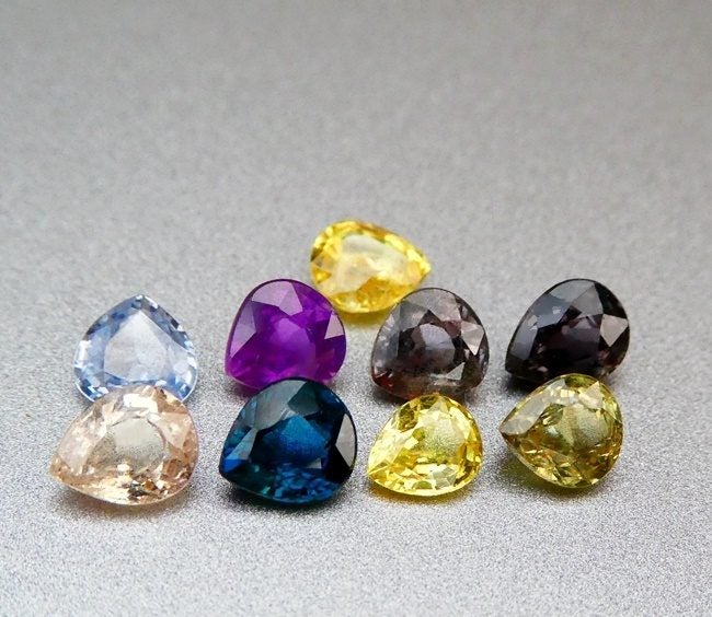 $1RE 3.70CT EXCELLENT 100% NATURAL PEAR CUT MULTI-COLOUR SAPPHIRE LOT Carousel 1