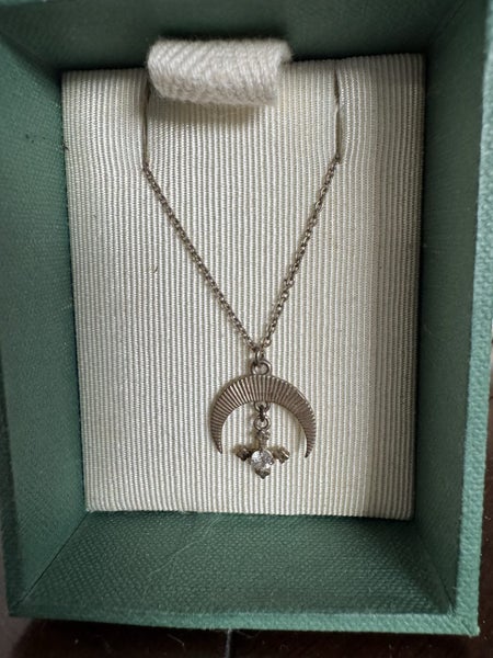 Zoe and Morgan necklace Carousel 1