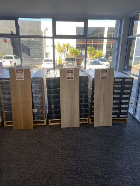 Laminate Amento French oak Grey 8mm Carousel 3