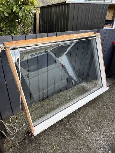 Double glazed wooden frame window Carousel 2