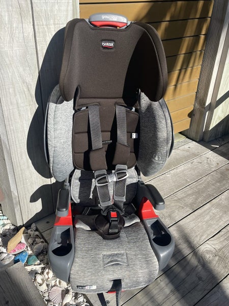 Britax Grow with you harnessed booster seat Carousel 2