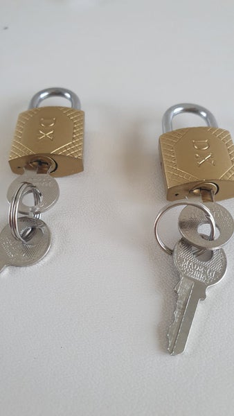 PAIR OF SMALL PADLOCKS & 4 KEYS. Happy Bidding!! Carousel 5