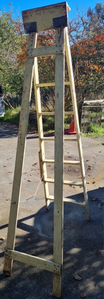 Vintage Wooden Ladder Carousel 4