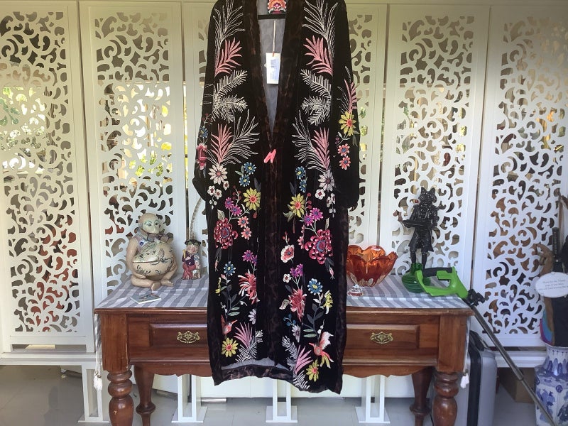 Johnny was…New velvet coat XXL Carousel 1