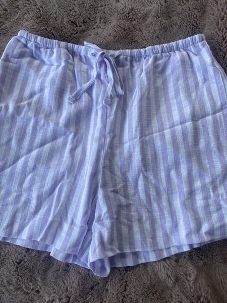 shorts Carousel 1
