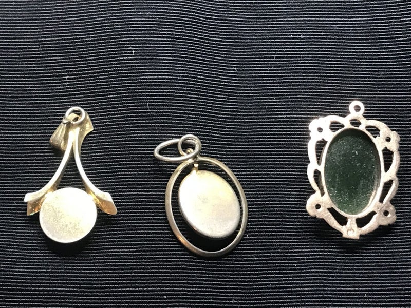 3 greenstone gold plated pendants J6 Carousel 2