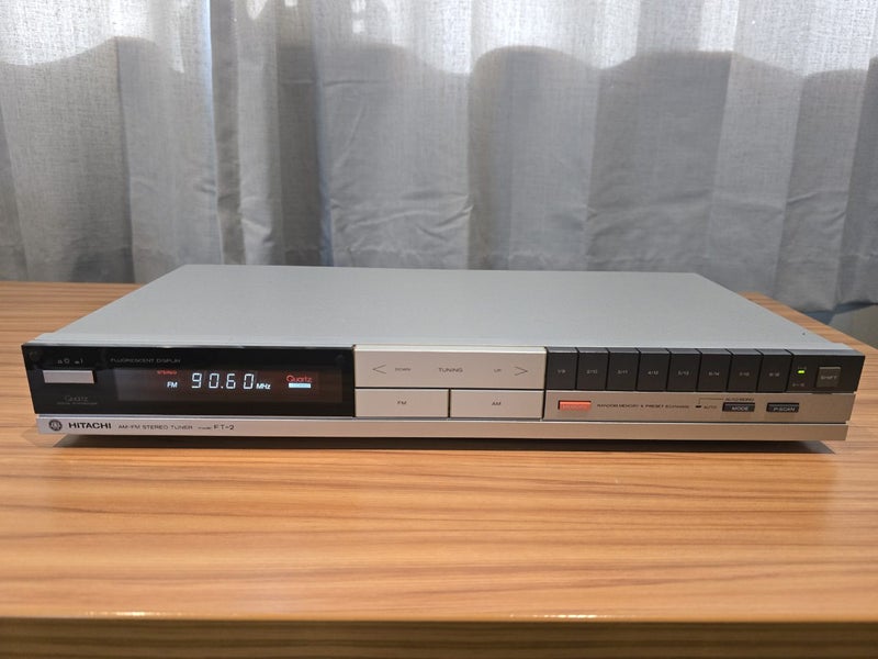 Hitachi FT2 AM/FM Stereo Tuner Carousel 1