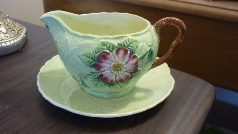 CARLTON WARE GREEN WILD ROSE BOWL& SAUCE JUG Carousel 2