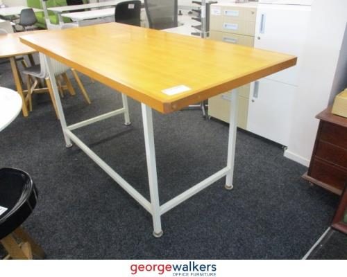 PR5833 Tawa Bar Leaner Worktable Carousel 1