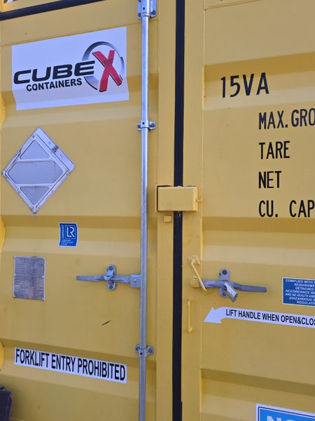 A Grade 10ft High Cube Dangerous Goods container62959509752834112