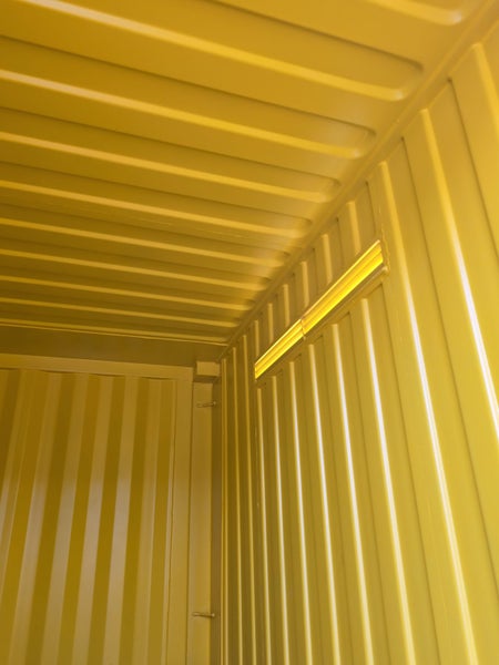 A Grade 10ft High Cube Dangerous Goods container62959509752834113