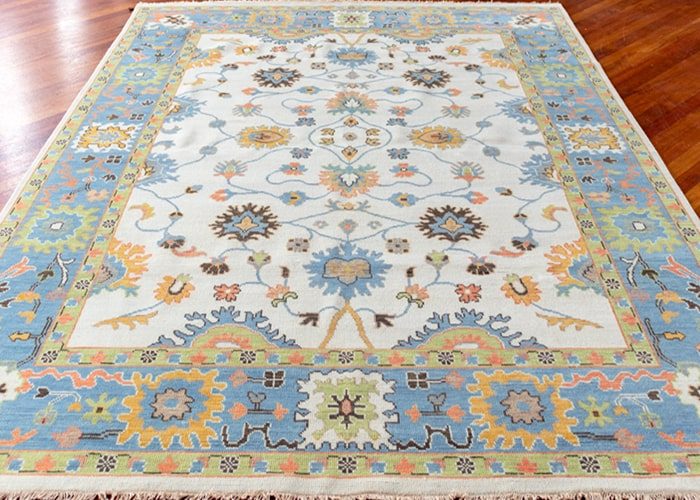 Oriental Hand-Knotted Wool Rug (Size - 270 X 380 CM) Carousel 1