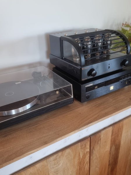 Marantz SA7001 SUPER AUDIO CD Player Carousel 1