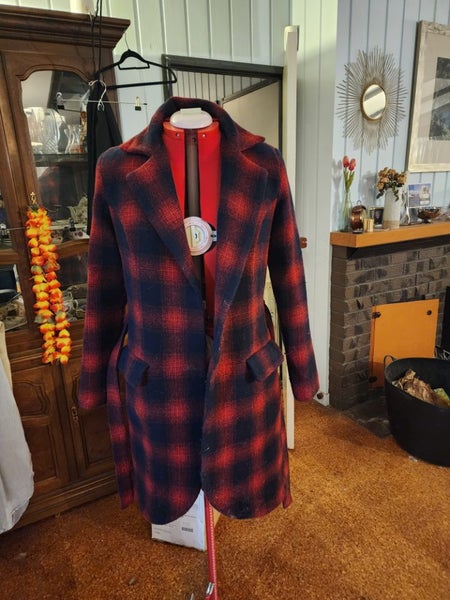 Women's labeled coat (size 12-14) Carousel 2