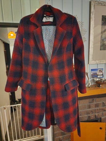 Women's labeled coat (size 12-14) Carousel 1