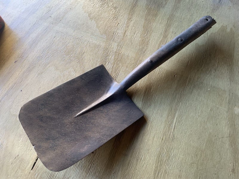 Vintage C.T. Skelton & Co Sheffield Kia-Ora spade Carousel 1