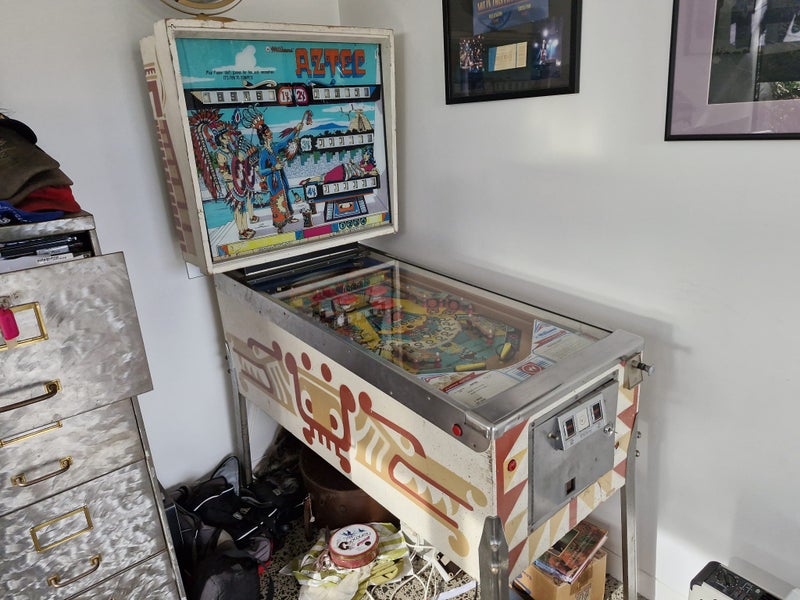PINBALL MACHINE AZTEC 1976 Carousel 1
