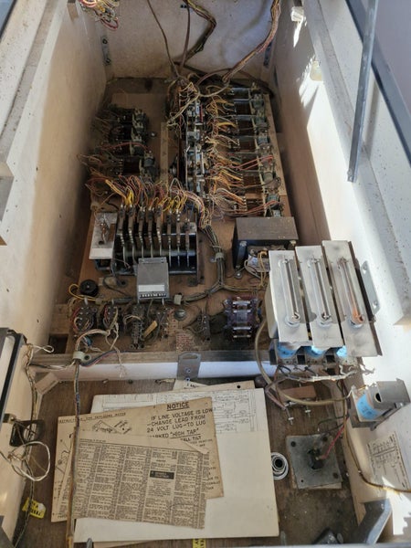 PINBALL MACHINE AZTEC 1976 Carousel 2