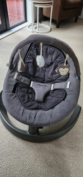 Nuna bouncer Carousel 1