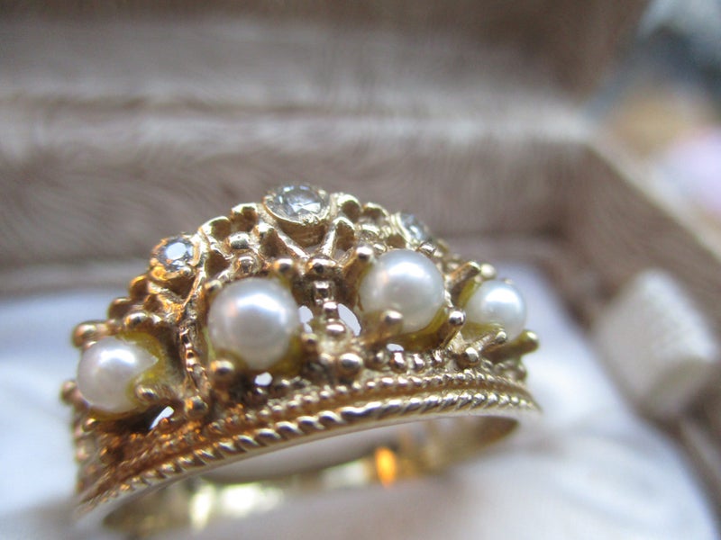 vintage Princess Dianna 14k yellow gold diamond and pearl Tiara ring Carousel 1