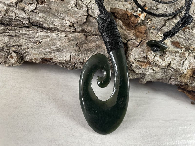 Lashed Greenstone Nephrite Hei Matau Long Fish Hook 73mm NH029 Carousel 1