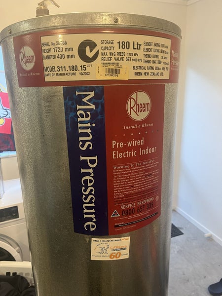 Hot water cylinder 180l Carousel 1