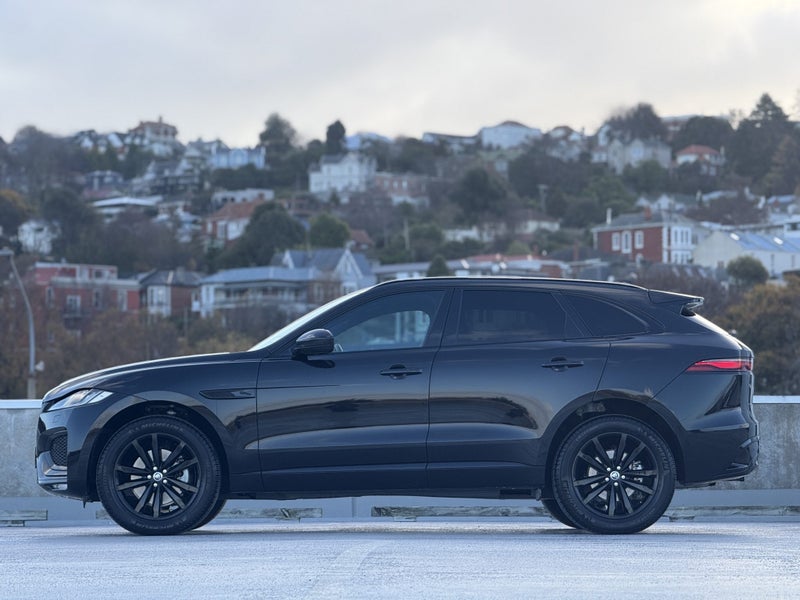 2024 Jaguar F-PACE P250 R-Dynamic SE62863252446850112