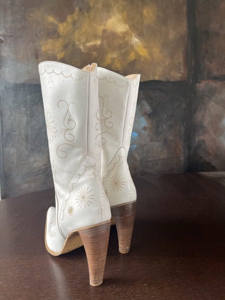 LEATHER BOOTS Carousel 2