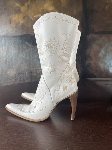 LEATHER BOOTS Carousel 1