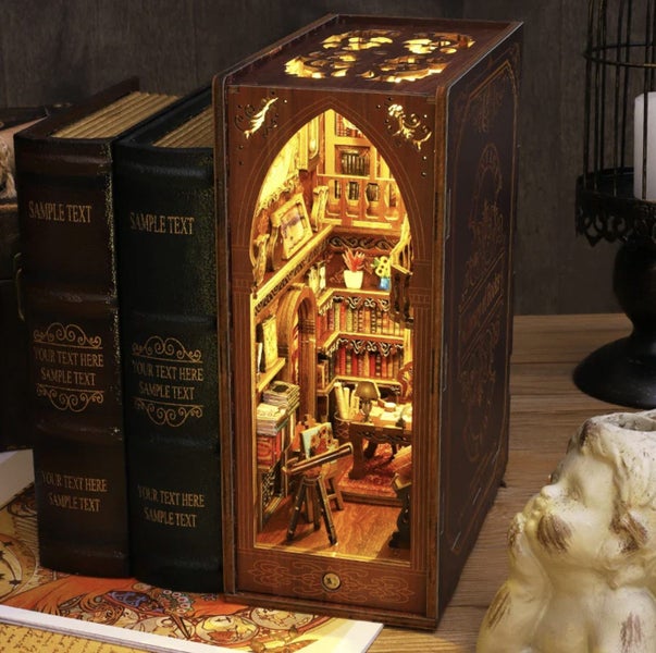 Book Nook Miniature Model Kit- Library Of Books Carousel 2