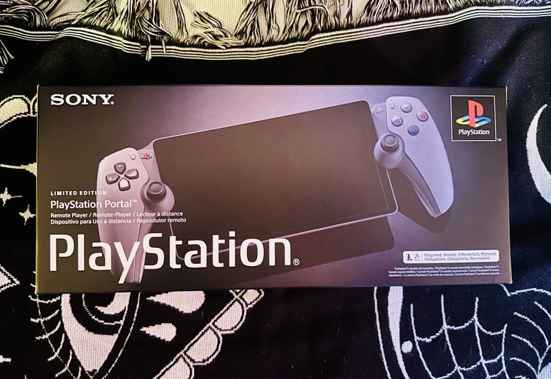 PlayStation Portal LIMITED EDITION 30th Anniversary - Grey Carousel 1