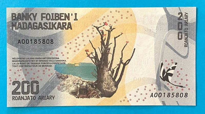 Madagascar 200 Ariary Note - UNC Carousel 1