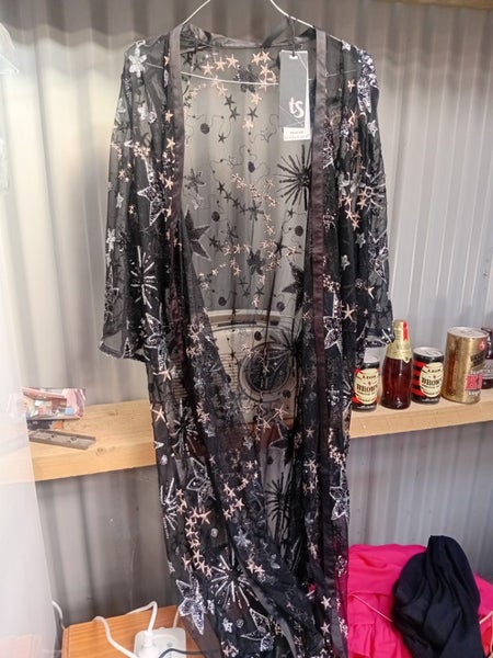 TS Kimono - size small Carousel 1