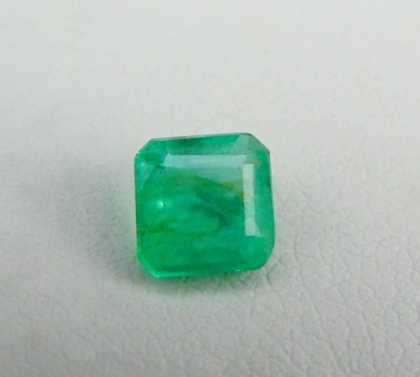 $1RE 0.46CT SPLENDID EMERALD CUT 100% NATURAL GREEN ZAMBIAN EMERALD Carousel 1