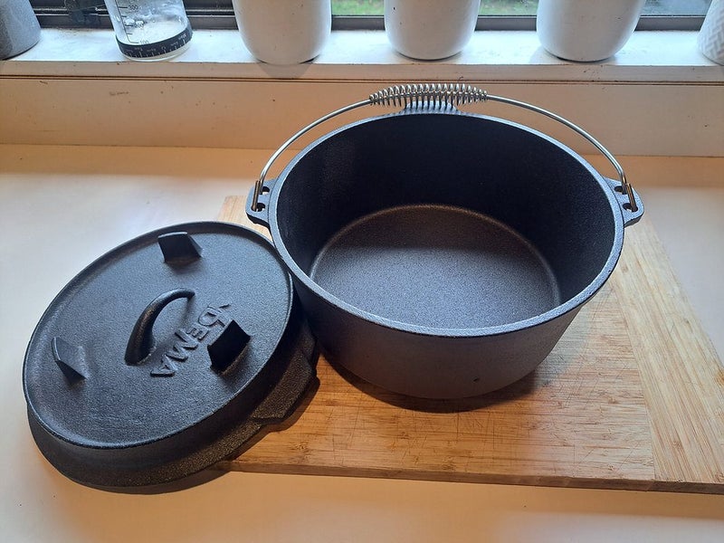 SourDough - Dutch Oven - Cast Iron Pot, Frying Pan Lid, Handle - Camping - 4.2L Carousel 1