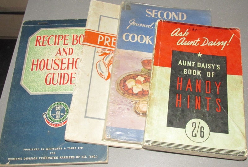 Collection Very Vintage Retro NZ Written Recipe Cook Books Aunt Daisy + More Carousel 2
