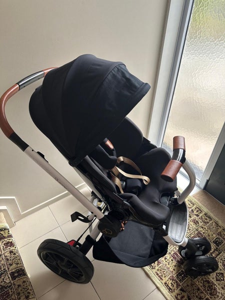 Quinny Moodd Stroller - Jet Set by Rachel Zoe Carousel 2