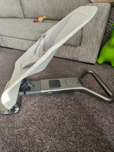 ** Ergobaby Evolve 3 in 1 mesh Bouncer ** Carousel 2