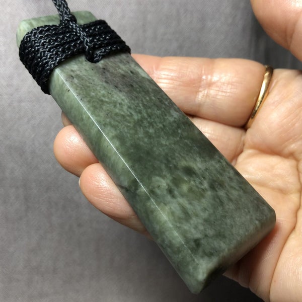 CRAZY 1 DAY AUCTION: 8.9cm Greenstone Toki Pendant, $1 Reserve Carousel 2