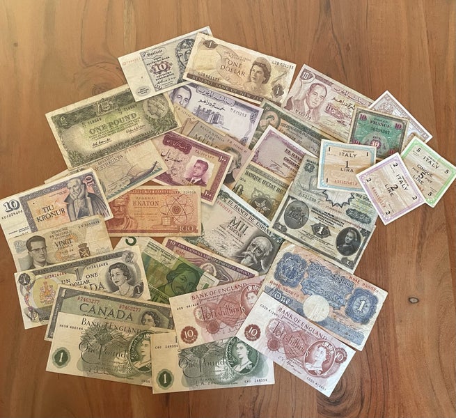 Approx 30 early-mid 20th century banknotes from 20 countries (#10) Carousel 1